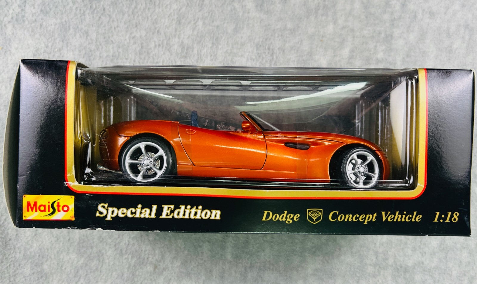 🇺🇸🇺🇸MAISTO Dodge Concept Vehicle Orange 1:18 Scale🇺🇸🇺🇸