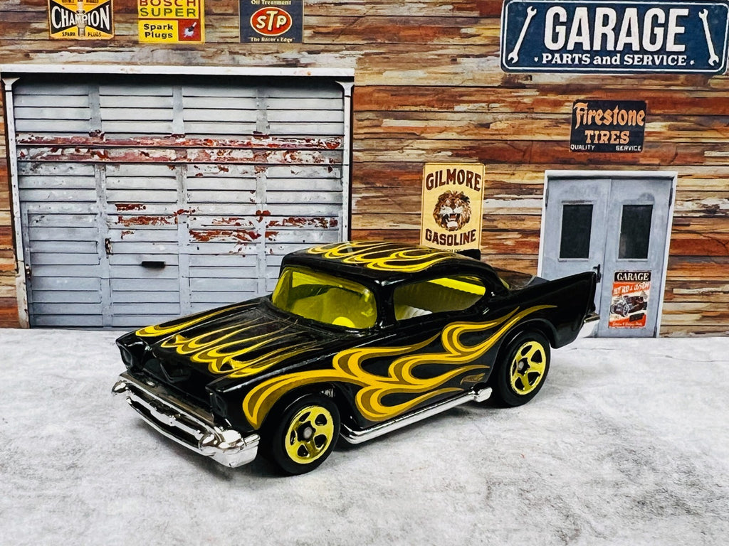🔥🔥🔥Hot Wheels 57 Chevy Bel Air Black Yellow/Brown Flames  C17🔥🔥🔥