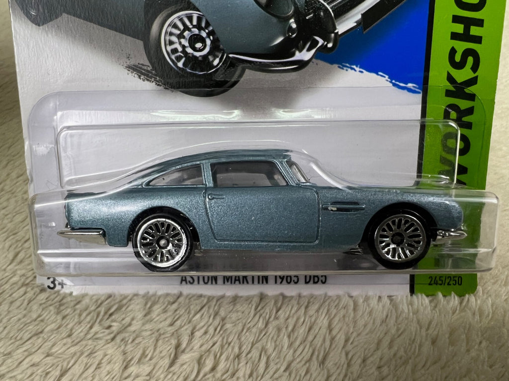 🔥🔥🔥🔥2014 HOT WHEELS JAMES BOND 007, SILVER 1963 ASTON MARTIN DB5 HW12🔥🔥🔥