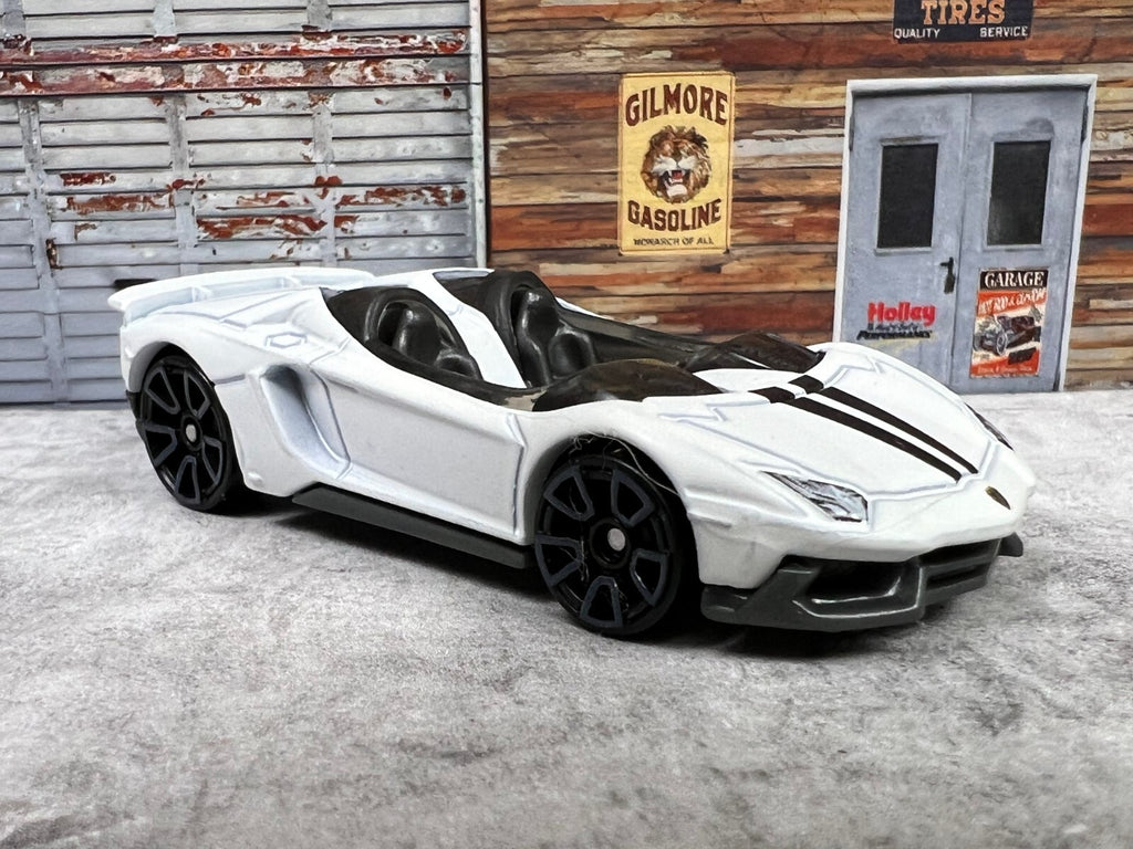 🇮🇹🇮🇹🇮🇹HOT WHEELS 2013 Lamborghini Aventador J White C17🇮🇹🇮🇹🇮🇹