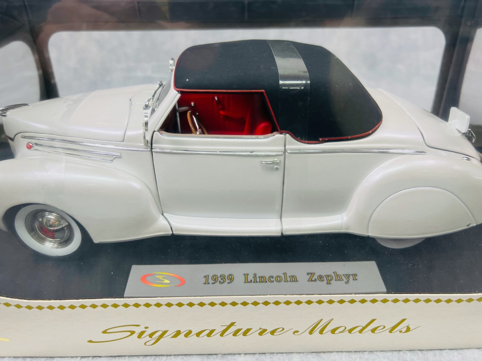 🇺🇸Signature Models 1939 Lincoln Zephyr Crawford Museum Pearl White 1:18🇺🇸