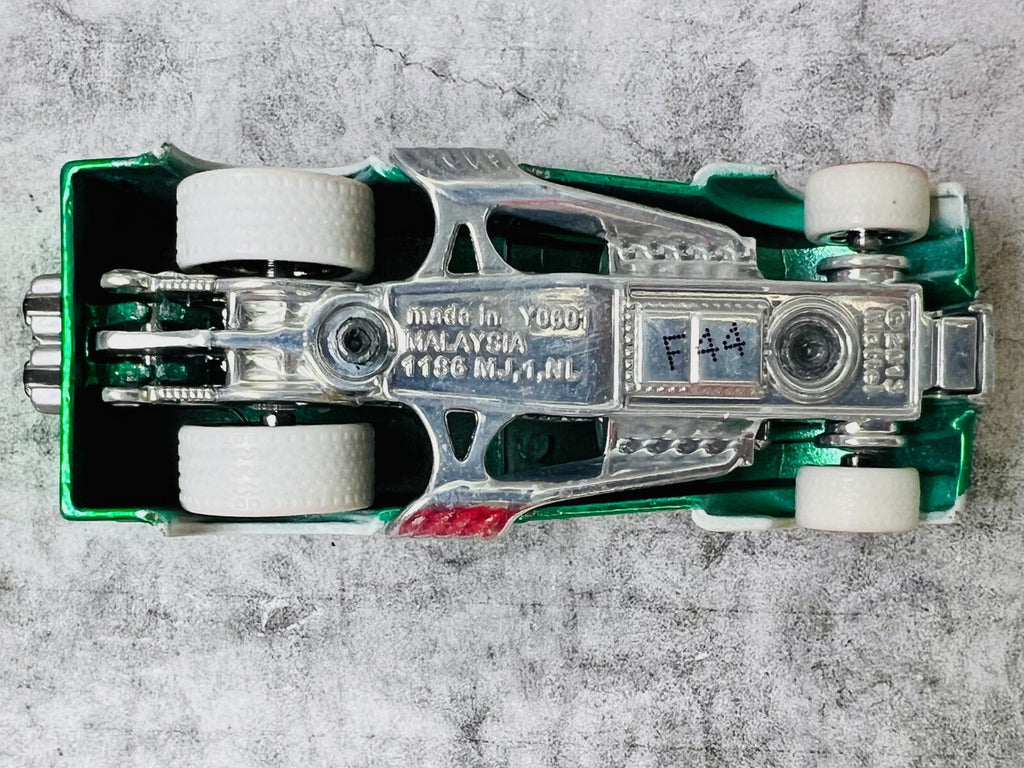 🎄🎄🎄Hot wheels 2013 Holiday Car Club Exclusive Drag Dairy Green C13🎄🎄🎄