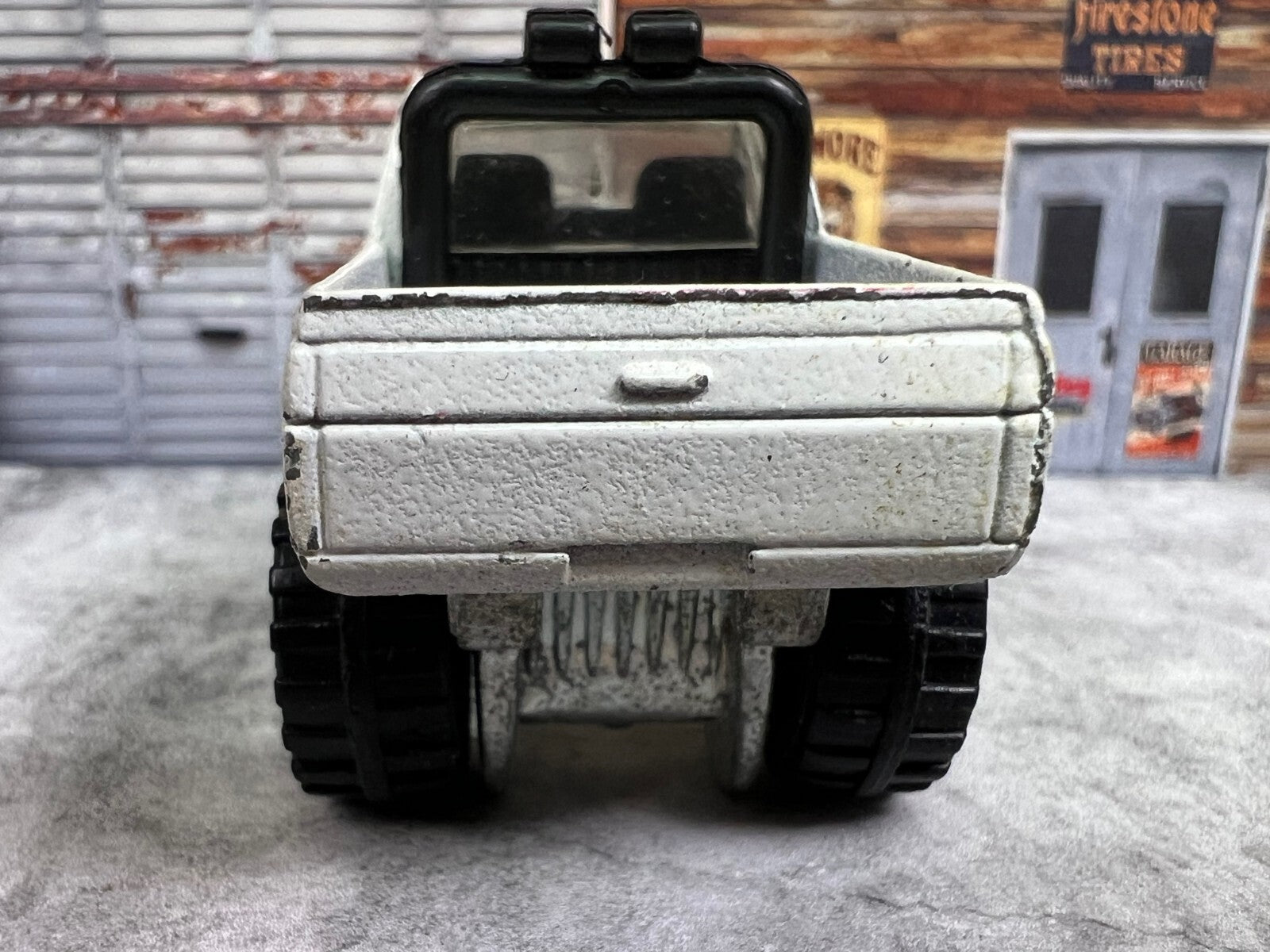 🔥🔥🔥Hotwheels Nissan 4X4 Pickup Truck 1987 White c7🔥🔥🔥