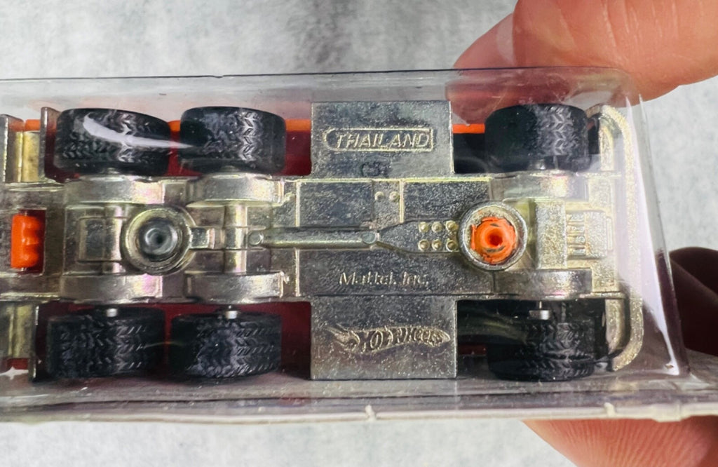 🔥🔥🔥Hot Wheels 2010 Slick Rides - Hiway Hauler Orange New H27🔥🔥🔥