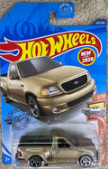🇺🇸🇺🇸Hot Wheels HW Hot Trucks ‘99 Ford F-150 SVT Lightning Gold HW18🇺🇸🇺🇸