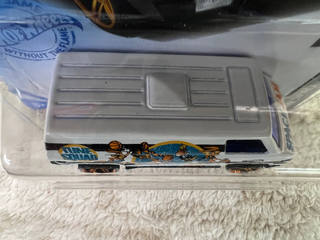 ☄️Hot Wheels Space Jam 70s Van HW Space 198/250 LeBron James Bugs Bunny HW18☄️
