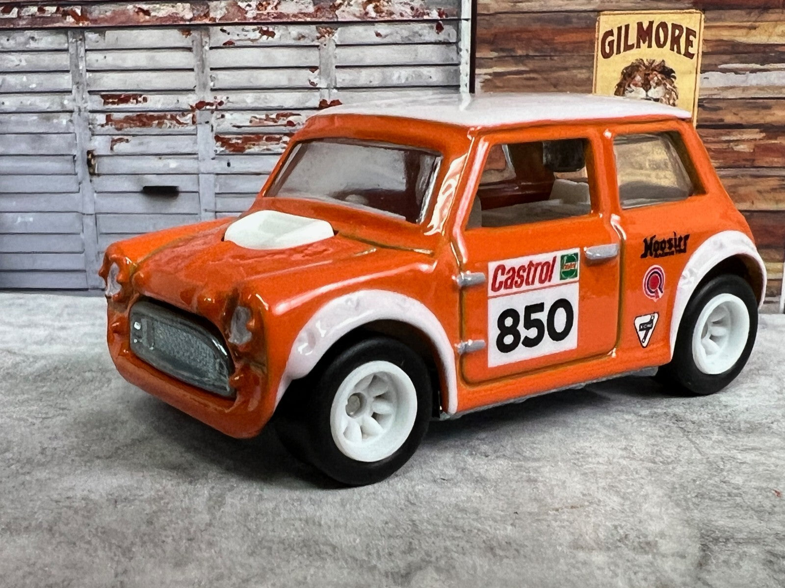 🇺🇸🇺🇸🇺🇸Hotwheels Morris Mini Castrol Orange C15🇺🇸🇺🇸🇺🇸