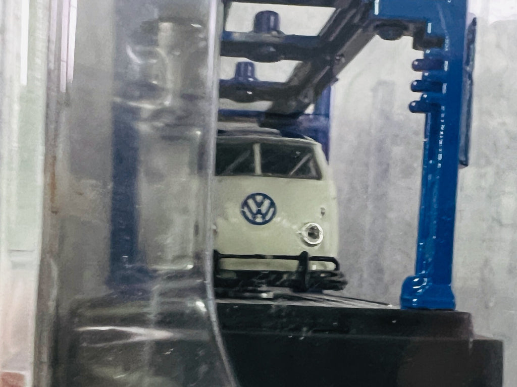🔥🔥🔥M2 Machines Model Kit 1960 VW Delivery Van Pan Am H26🔥🔥🔥