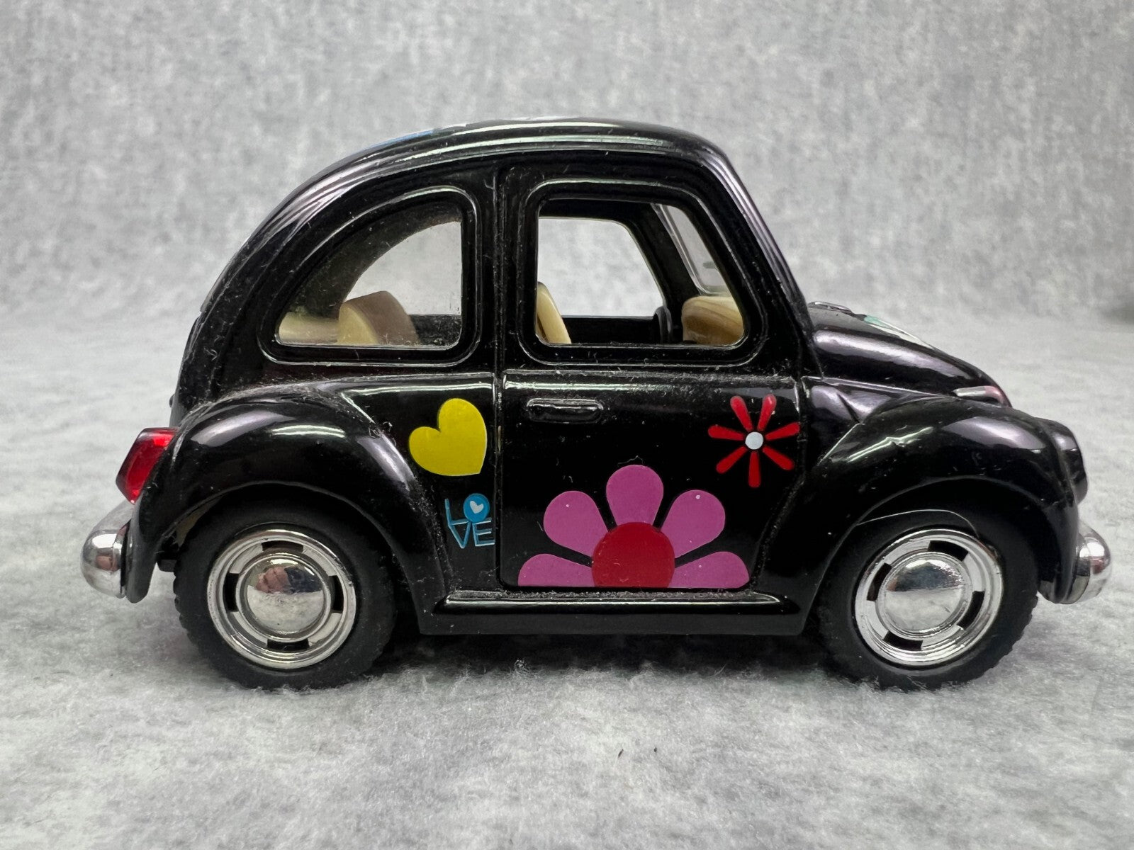 ☮️☮️☮️Kinsfun 1967 Volkswagen Classical Beetle Pullback Diecast Car☮️☮️☮️