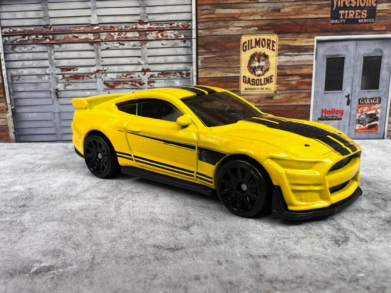 🐎🐎🐎Hot Wheels Torque Yellow Mustang Shelby GT500 C8🐎🐎🐎