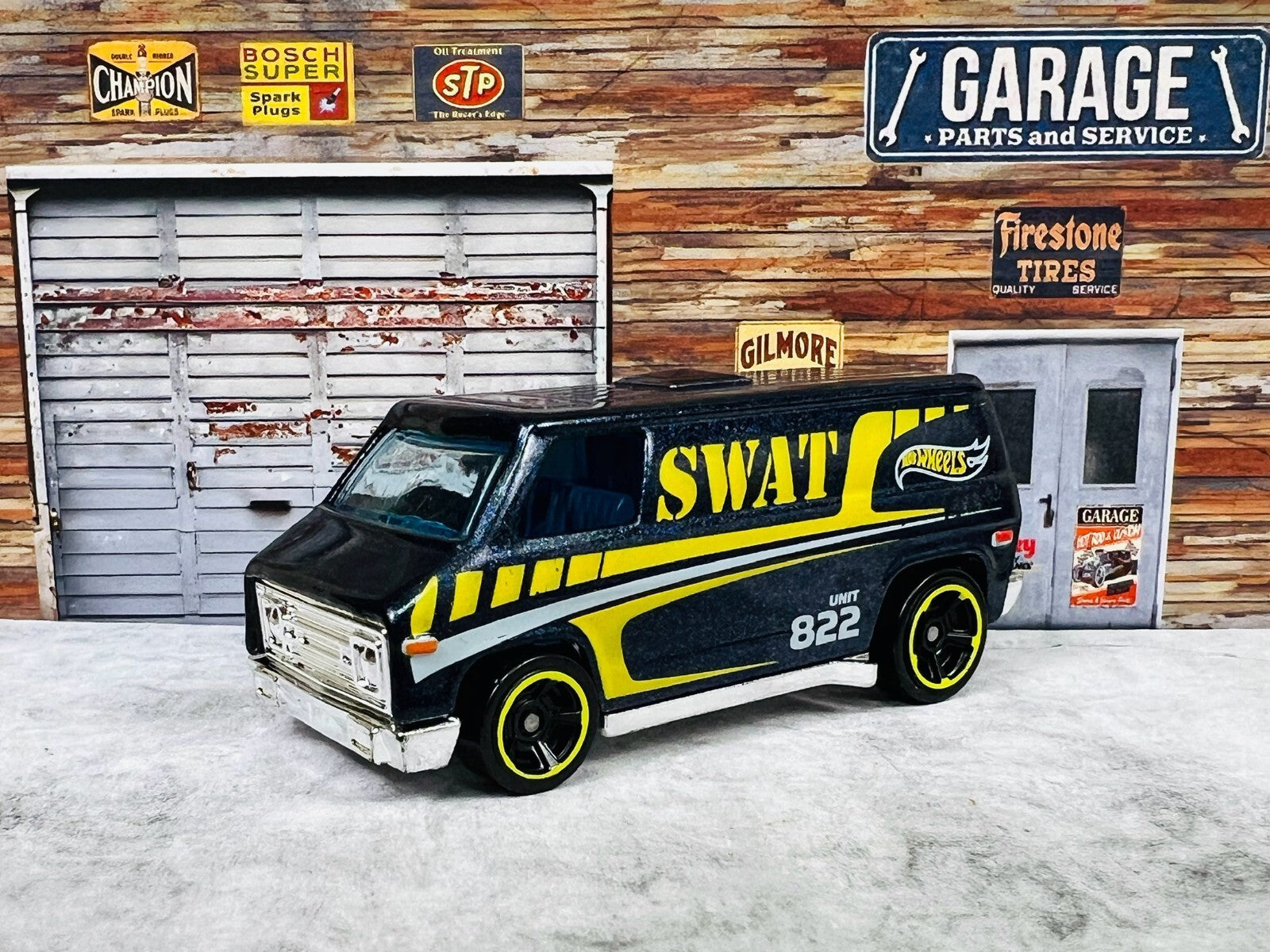 🔥🔥🔥Hot Wheels Super Van HW City SWAT  Unit 822 C16🔥🔥🔥