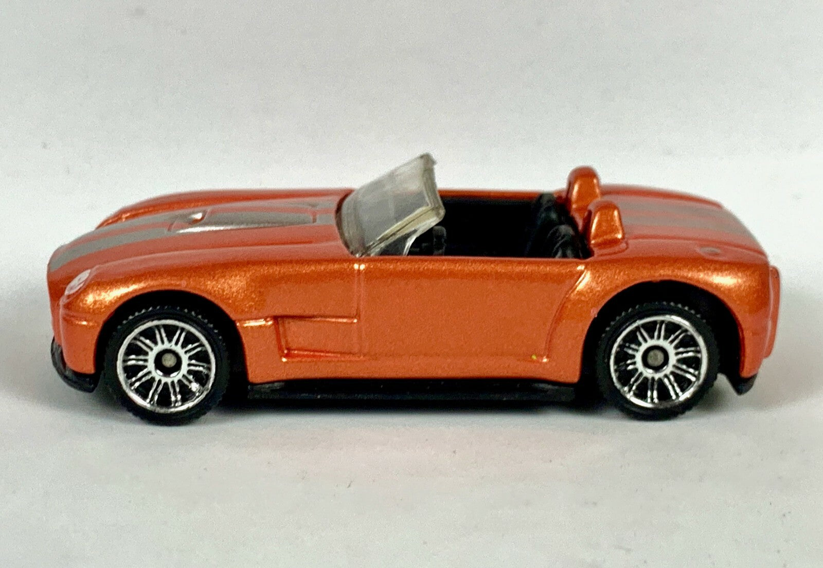 🔥🔥🔥🔥Matchbox Ford Shelby Cobra Concept Showroom Models Salmon 2010🔥🔥🔥🔥