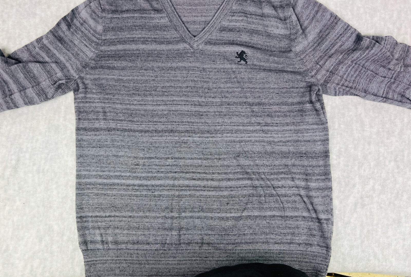 🔥🔥🔥Express Mens Grey Long Sleeve V-neck Sweater Size Large 🔥🔥🔥