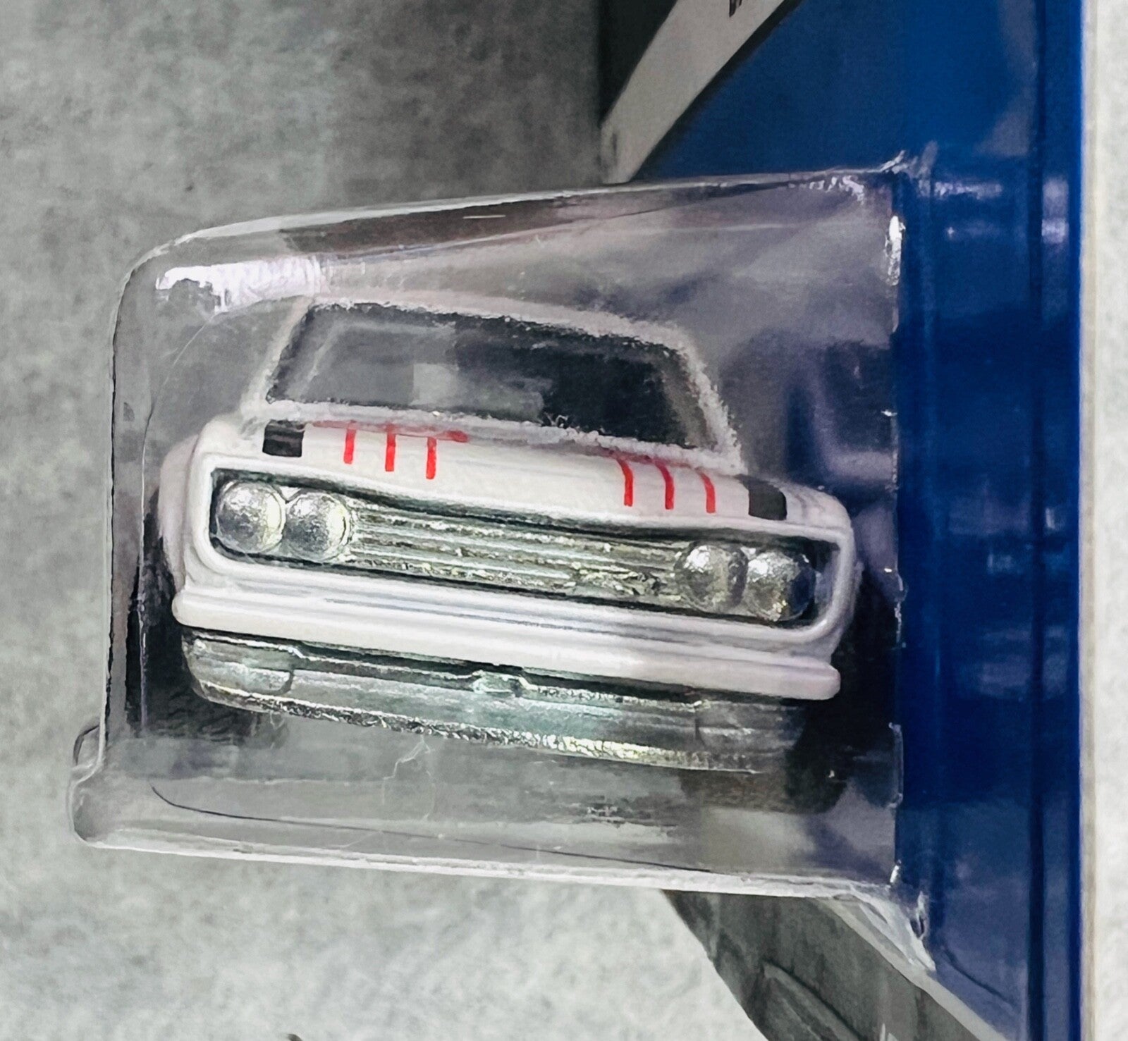 🎌🎌🎌Hot Wheels Nissan Datsun Bluebird 510 White w/Real Riders HW23🎌🎌🎌