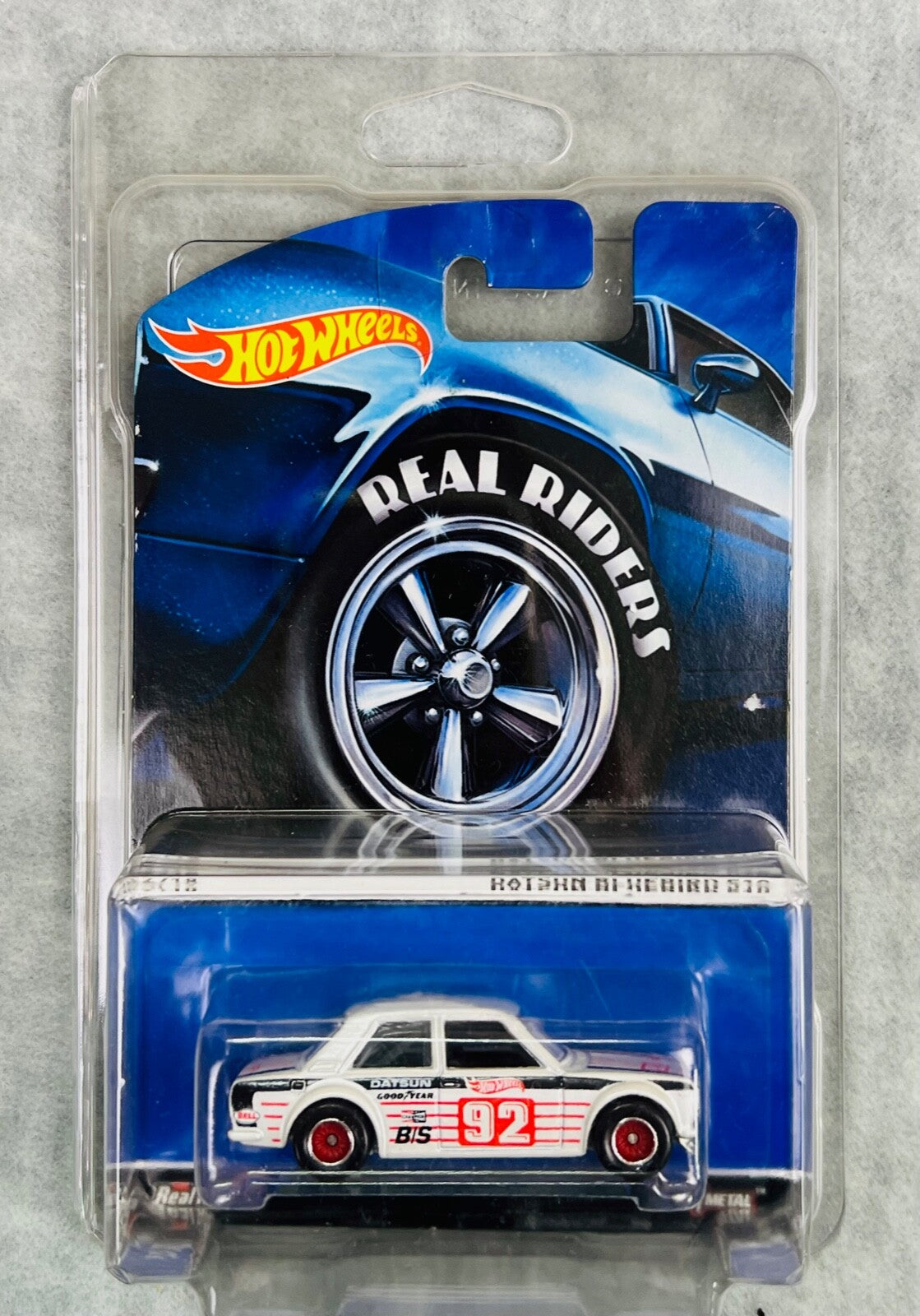 🎌🎌🎌Hot Wheels Nissan Datsun Bluebird 510 White w/Real Riders HW23🎌🎌🎌