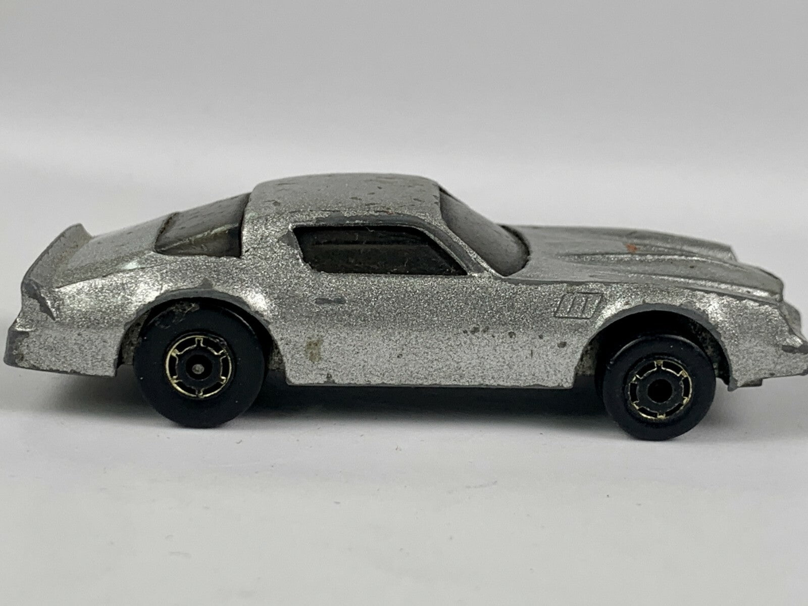 🔥🔥🔥🔥🔥Vintage 1982 Mattel Hot Wheels Camaro Z-28 Silver 1:64 🔥🔥🔥🔥🔥