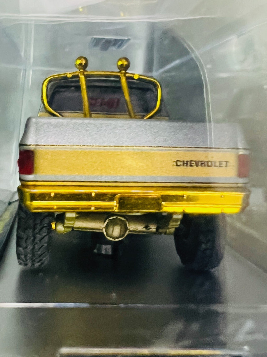 🔥M2 Machines  SEMA 73 Trucks 1973 Chevrolet Cheyenne Super 10 4x4 CHASE H33🔥