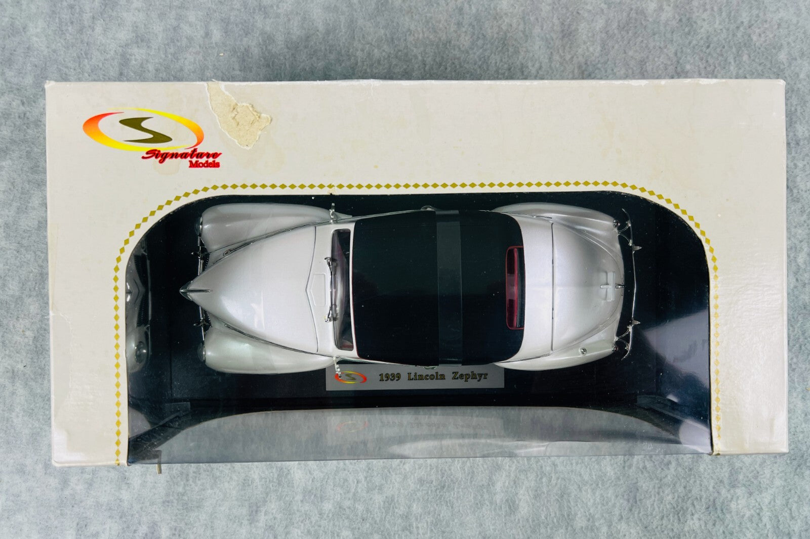 🇺🇸Signature Models 1939 Lincoln Zephyr Crawford Museum Pearl White 1:18🇺🇸