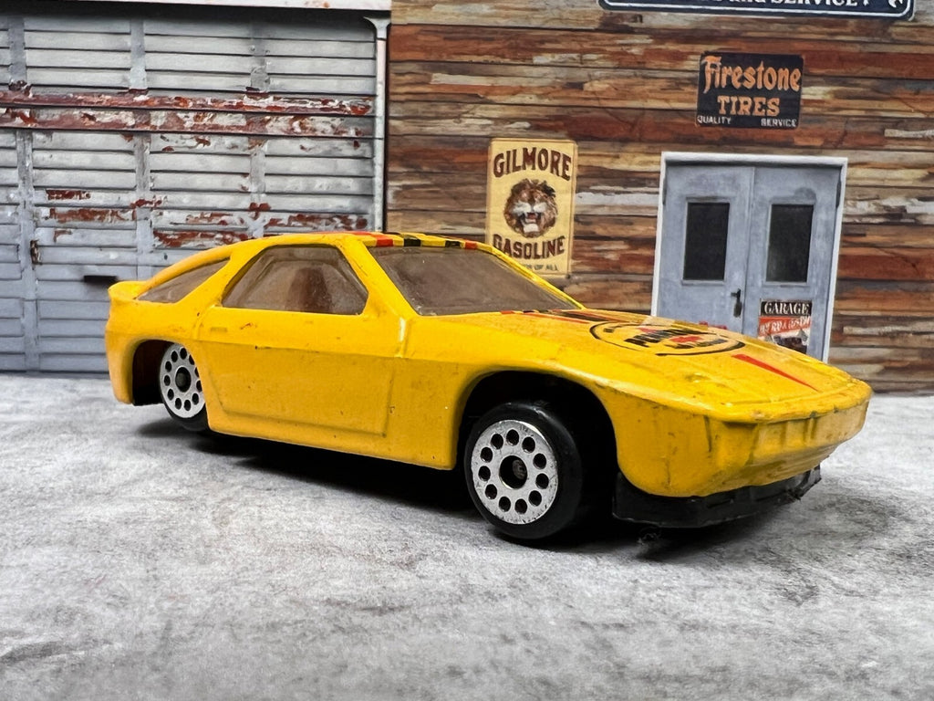 Zee Toys 1980-1986 Porsche 928S Yellow 1:64 Scale Diecast 928 #D89 Pennzoil C17