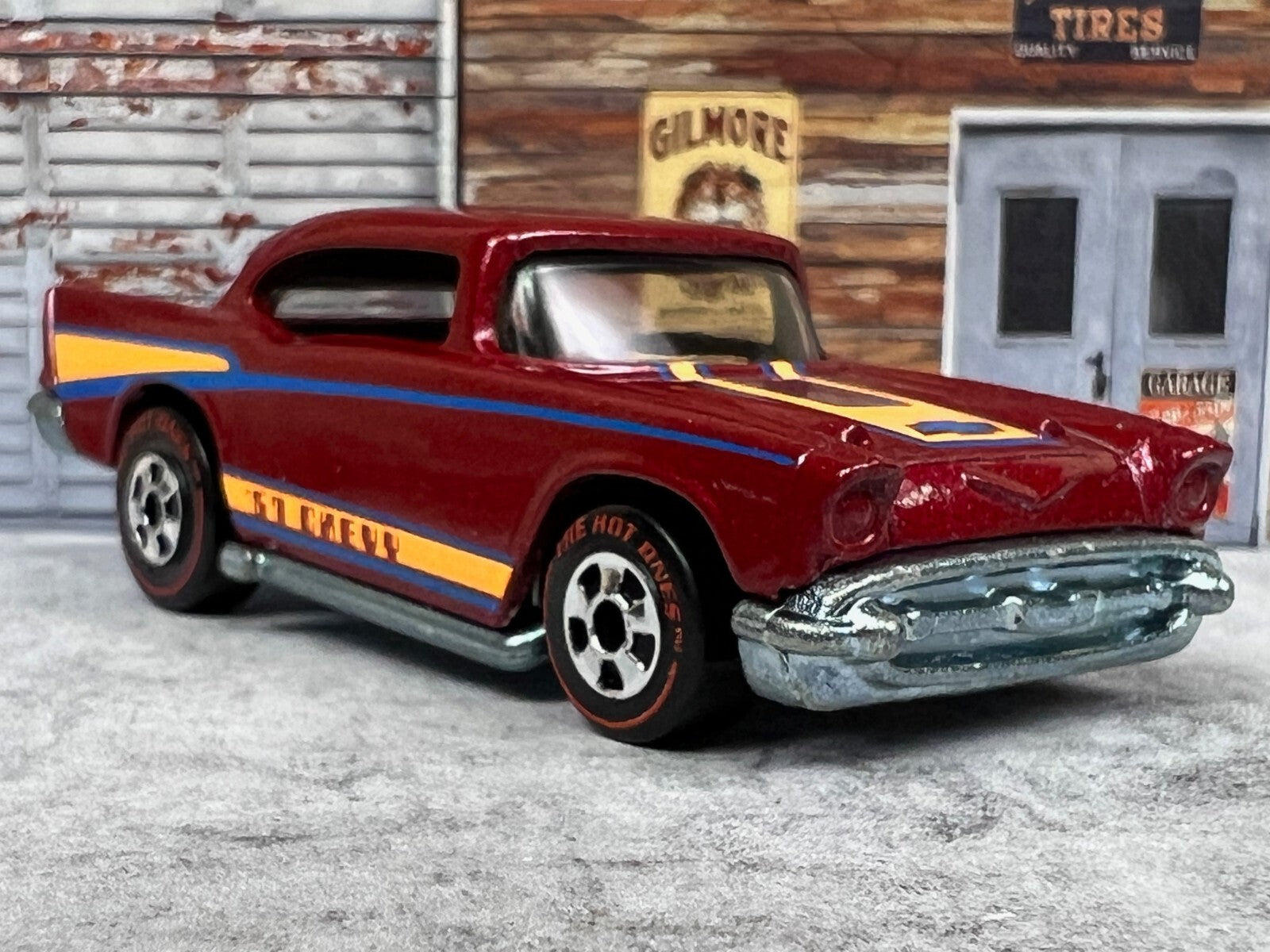 🔥🔥🔥Hot Wheels The Hot ones '57 Chevy Chase Red 🔥🔥🔥