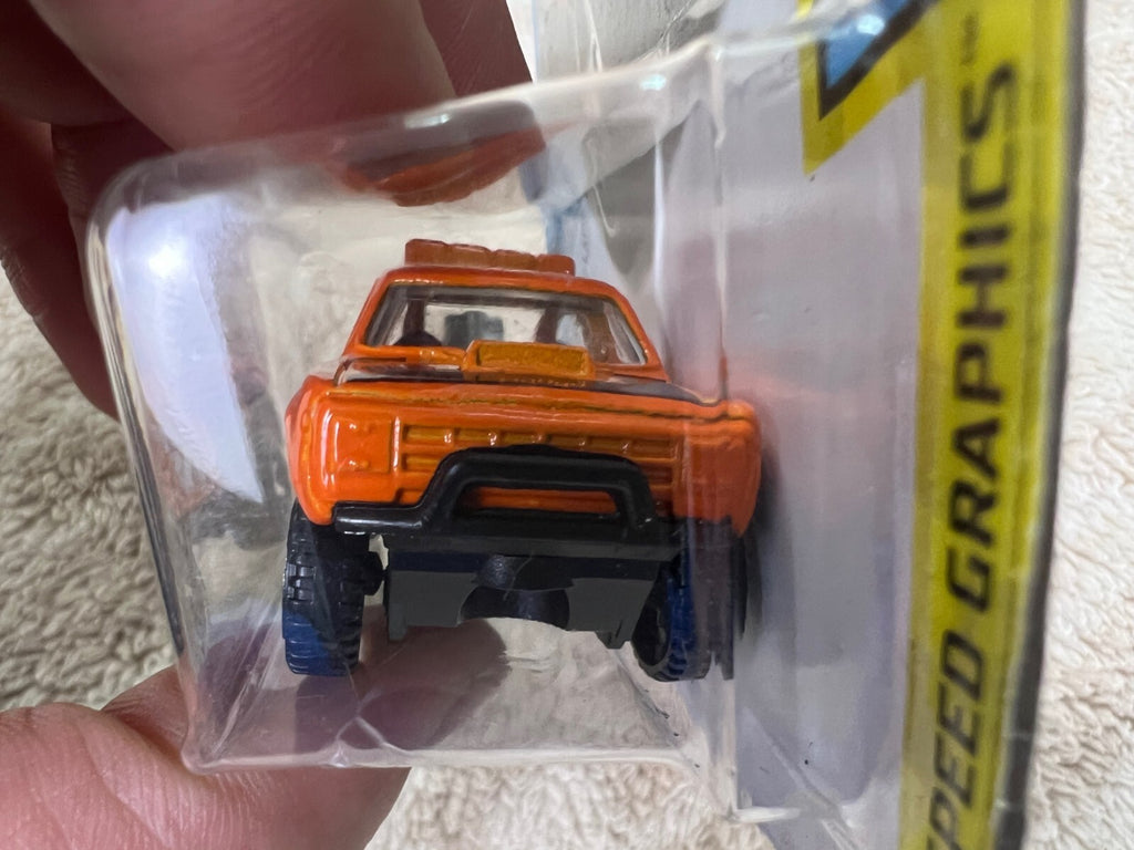 🔥🔥🔥Hot Wheels 2019 '87 Dodge D100 #128/250 Orange K&N HW19🔥🔥🔥