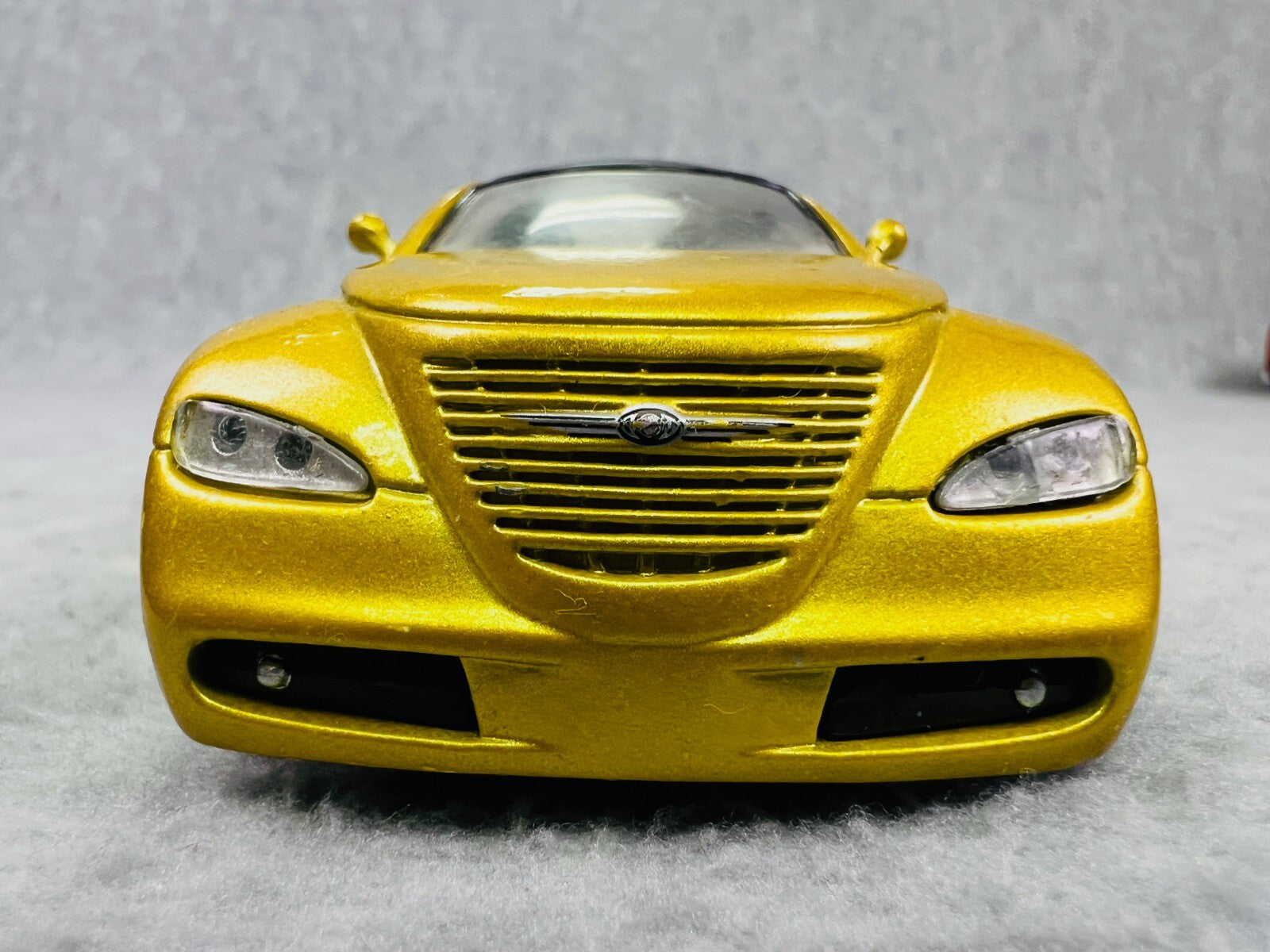 🇺🇸🇺🇸New-Ray Chrysler Pronto Cruiser Die Cast Car 1:32 Scale Gold🇺🇸🇺🇸