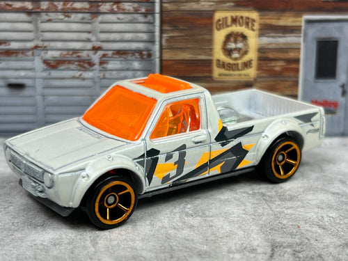 2018 Hot Wheels Volkswagen Caddy White HW HOT TRUCKS LOOSE