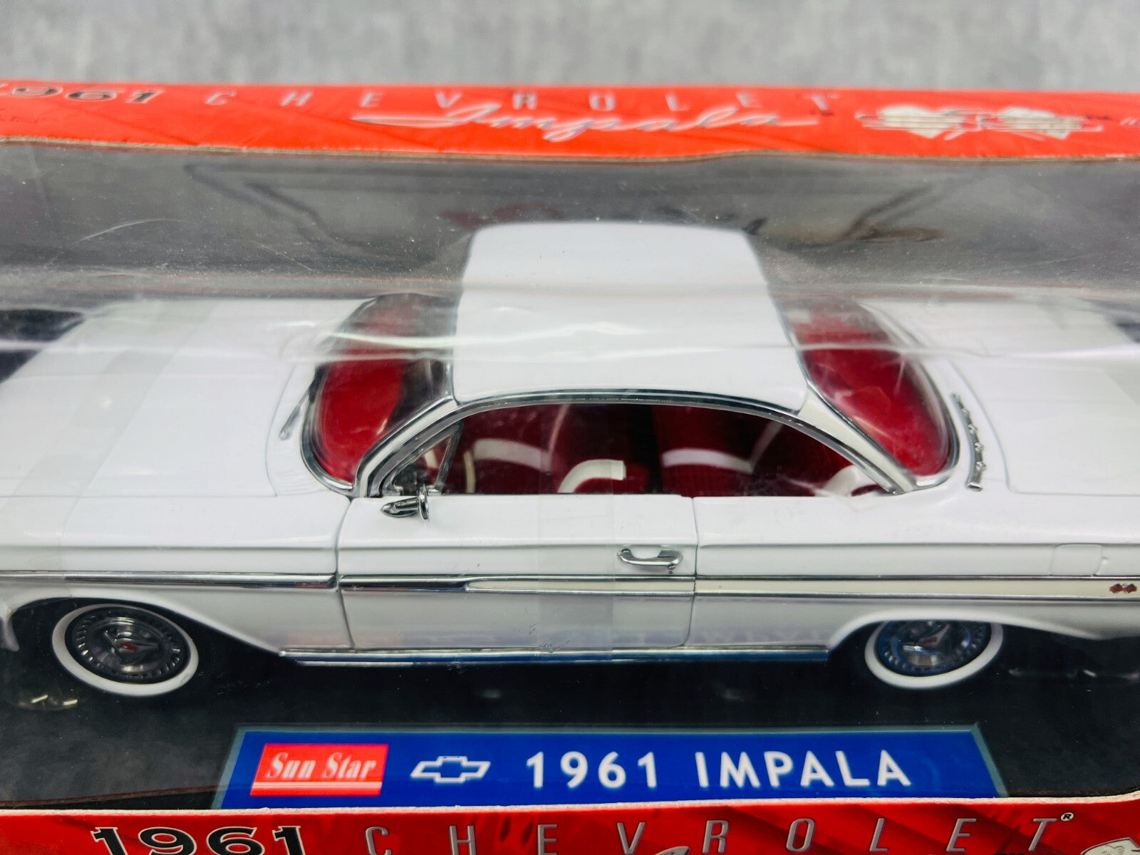 🇺🇸🇺🇸🇺🇸SUNSTAR WHITE 1961 CHEVROLET IMPALA SS409 1/18 SCALE C3🇺🇸🇺🇸🇺🇸