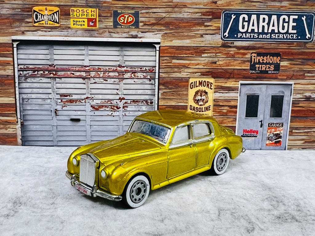 🔥🔥🔥Matchbox Rollsroyce Silver Cloud Gold 1/69 Scale C15🔥🔥🔥