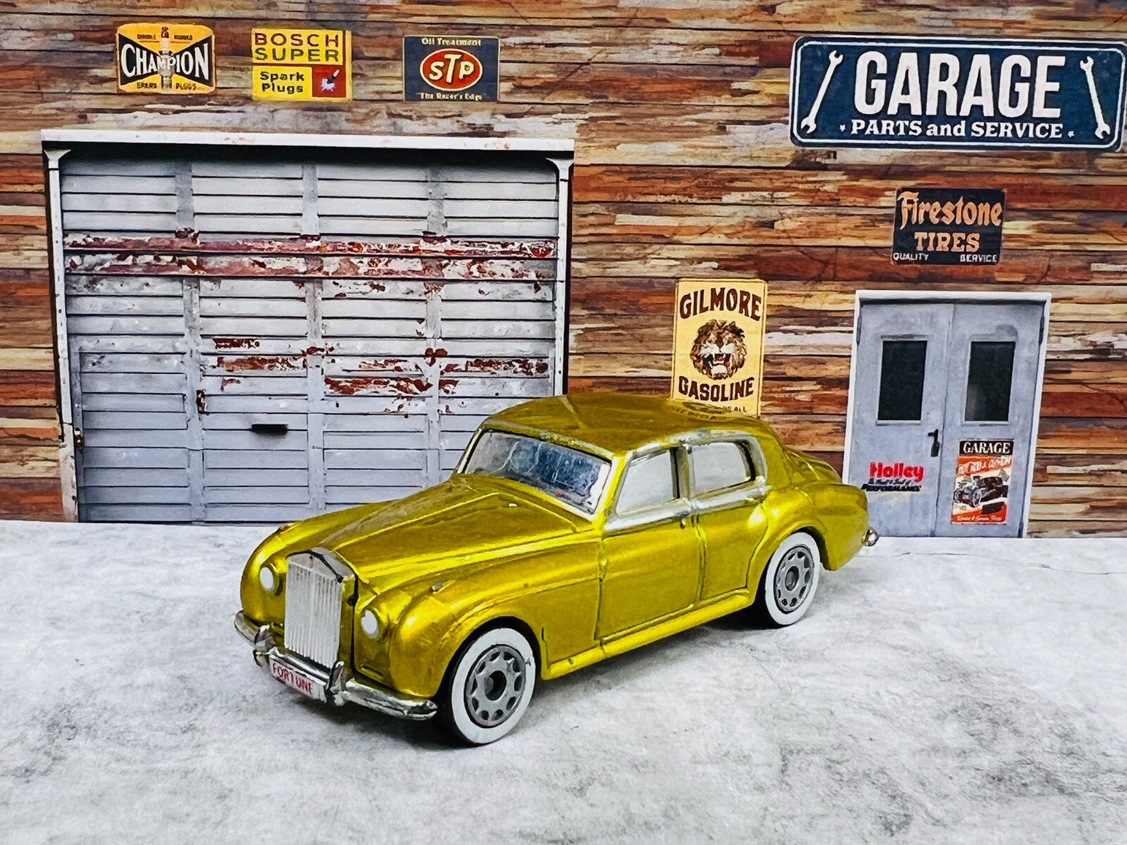 🔥🔥🔥Matchbox Rollsroyce Silver Cloud Gold 1/69 Scale C15🔥🔥🔥