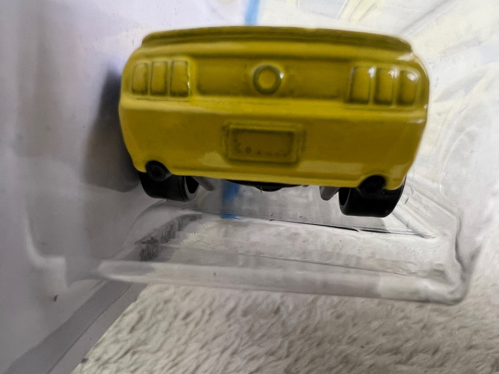 🔥🔥🔥Hot Wheels #92 HW City-Mustang 2005 FORD MUSTANG GT Yellow  HW12🔥🔥🔥