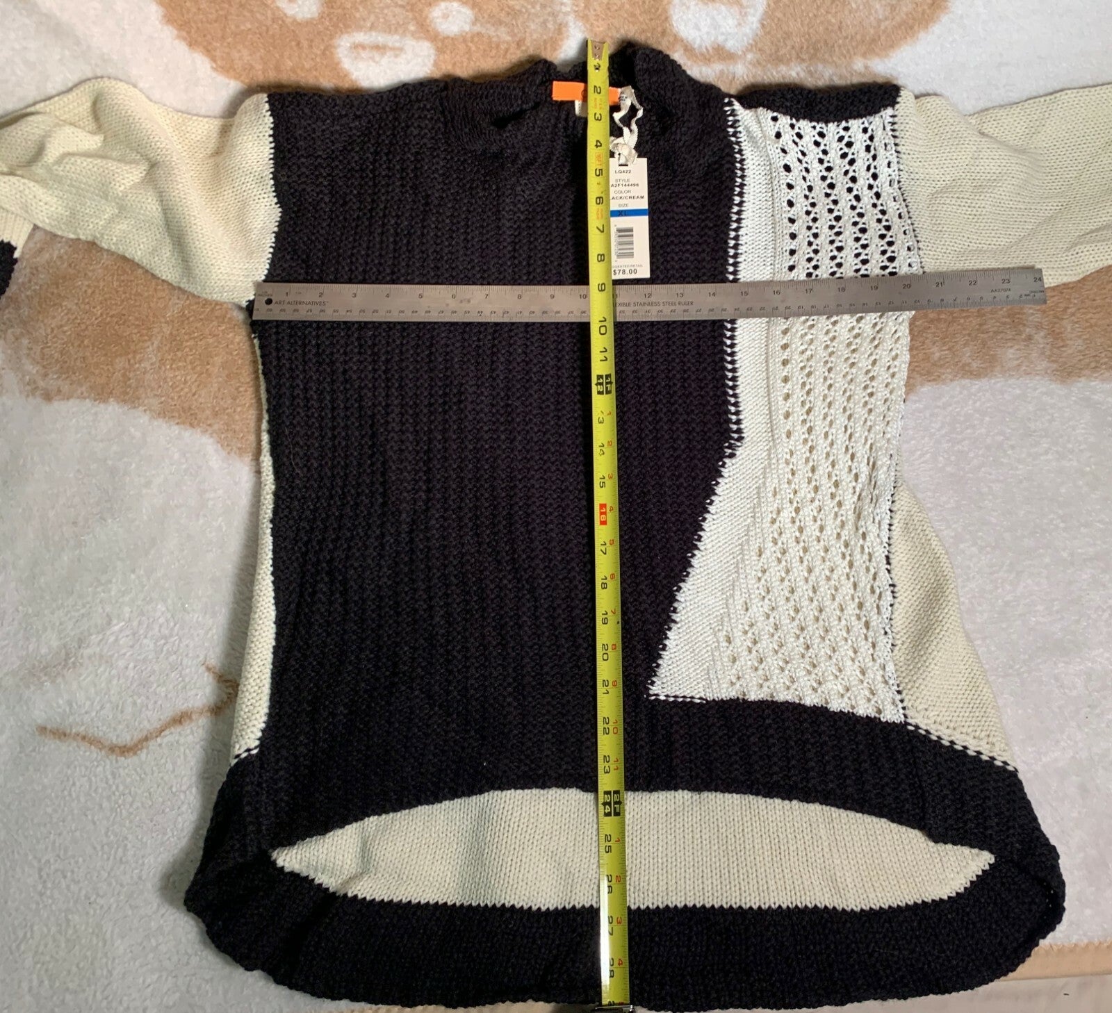 NEW ONEA Women's Size XL Heavy Knit  Black/White Sweater  Regular 78$