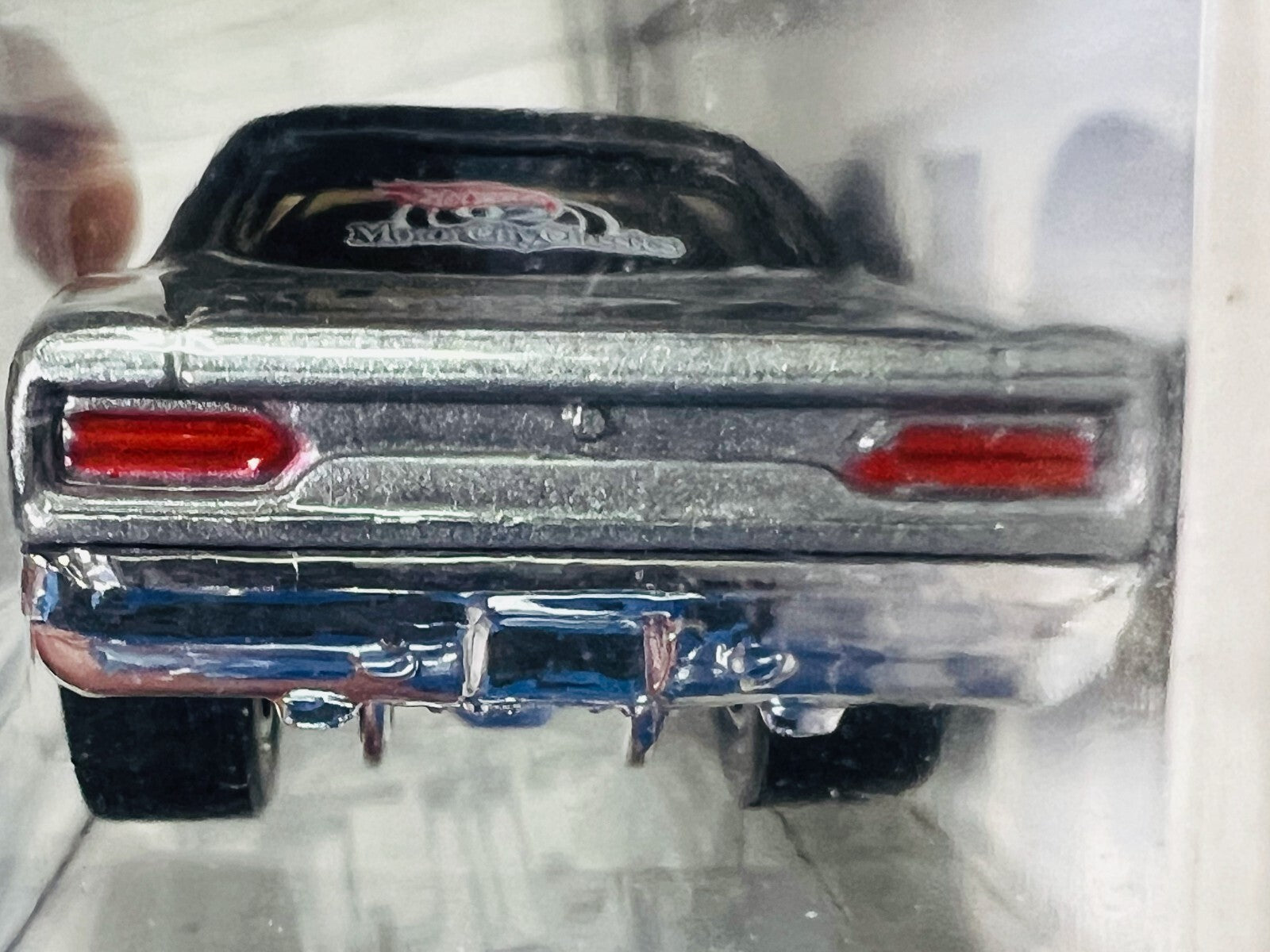 🔥🔥🔥Hot Wheels Motor City Classics ‘70 Plymouth Road Runner H33🔥🔥🔥