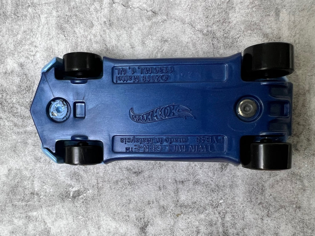 🔥🔥🔥Hot Wheels Twin Mill Gen-E Light Blue Mystery Models Series 1 C1🔥🔥🔥