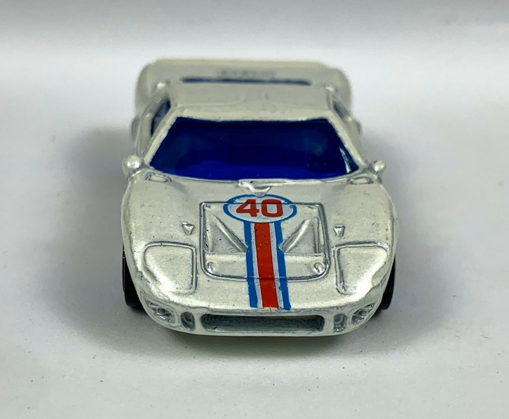 🔥HOT WHEELS FORD GT40 SUPER CAR WHITE w/ BLUE WINDOWS & ANODIZED WHEEL RARE🔥