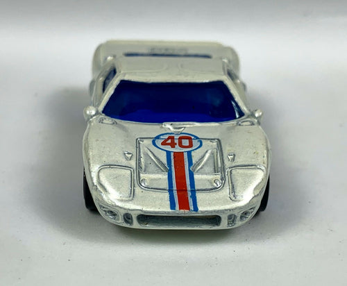 🔥HOT WHEELS FORD GT40 SUPER CAR WHITE w/ BLUE WINDOWS & ANODIZED WHEEL RARE🔥