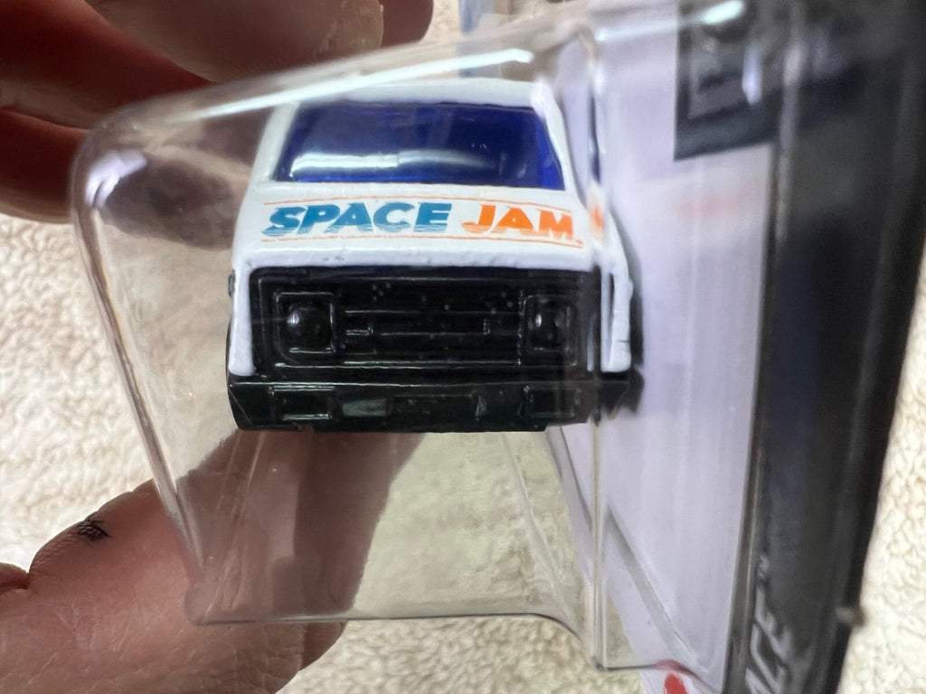 ☄️Hot Wheels Space Jam 70s Van HW Space 198/250 LeBron James Bugs Bunny HW18☄️