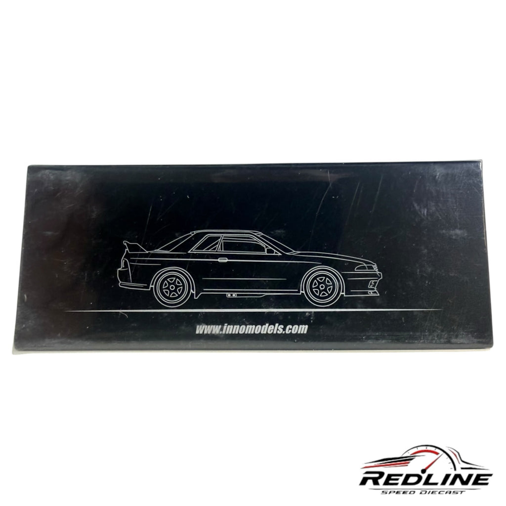 Redline Speed Diecast black display box for Inno64 Nissan Skyline GT-R R32 model car with white line art graphic