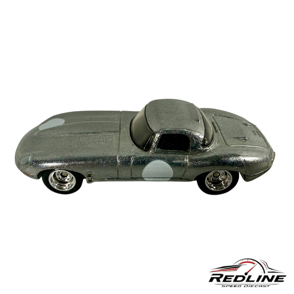 Redline Speed Diecast silver metallic Jaguar Lightweight E-Type model car with white racing roundels and chrome wheels